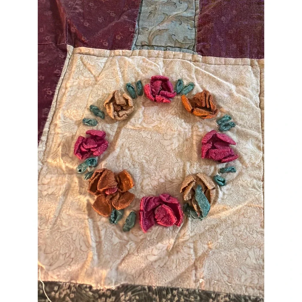 Vintage Handmade Patchwork Floral Quilt Burgundy Sage Green Ribbon Work Wreaths‎